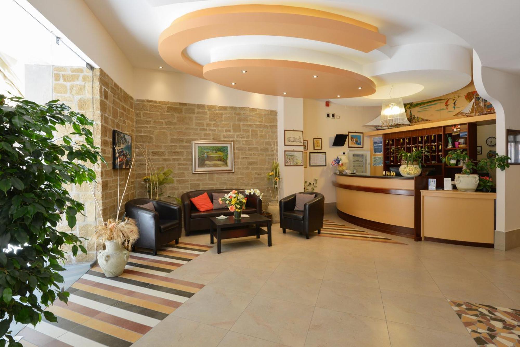 Hotel La Pergola ซานตามาเรีย ดิ กาสเตลลาบาเต ภายนอก รูปภาพ