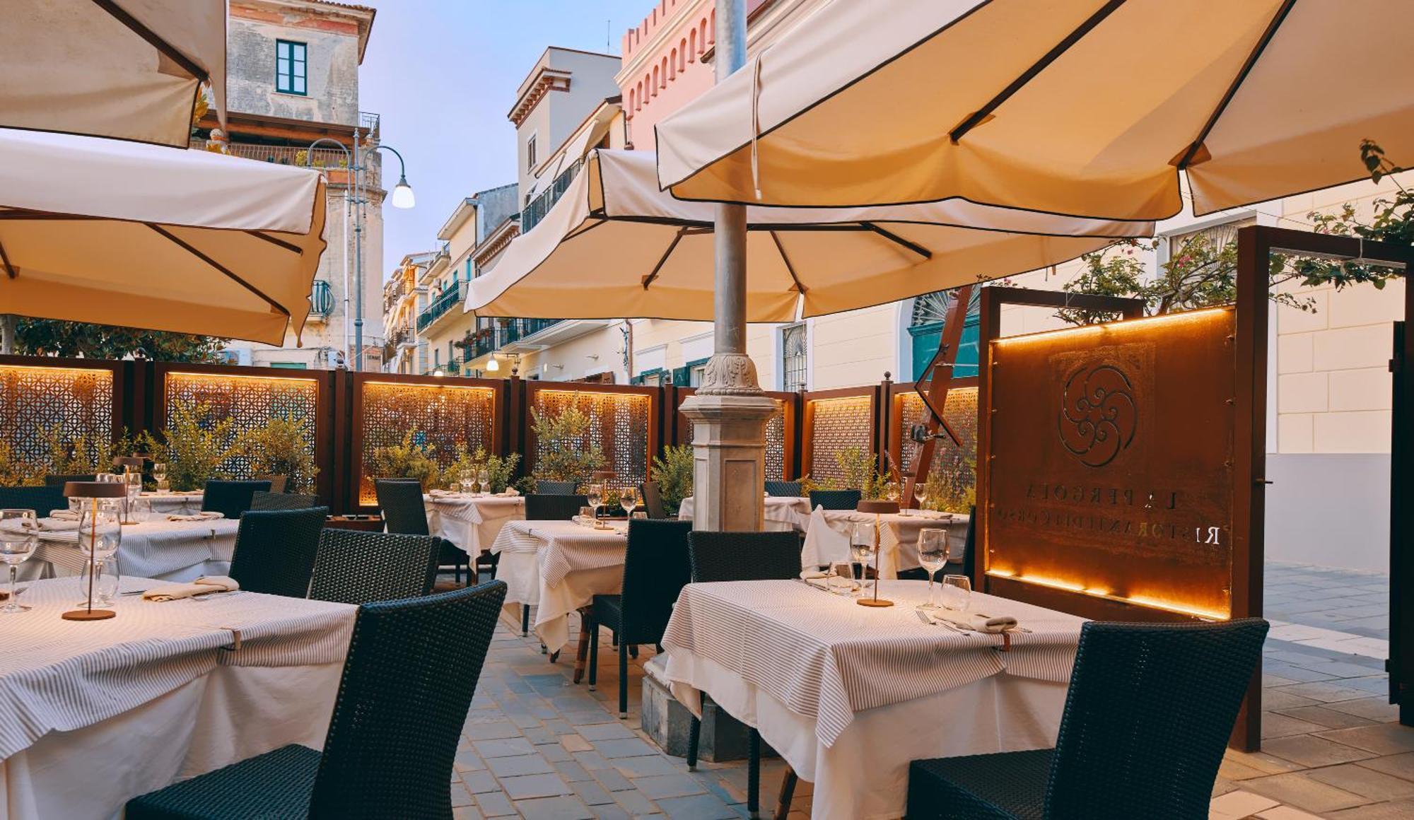Hotel La Pergola ซานตามาเรีย ดิ กาสเตลลาบาเต ภายนอก รูปภาพ
