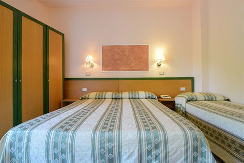 Hotel La Pergola ซานตามาเรีย ดิ กาสเตลลาบาเต ภายนอก รูปภาพ