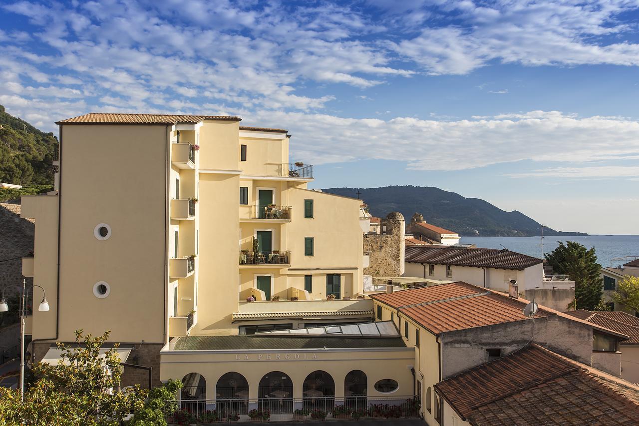 Hotel La Pergola ซานตามาเรีย ดิ กาสเตลลาบาเต ภายนอก รูปภาพ