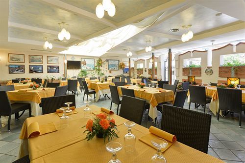 Hotel La Pergola ซานตามาเรีย ดิ กาสเตลลาบาเต ภายนอก รูปภาพ