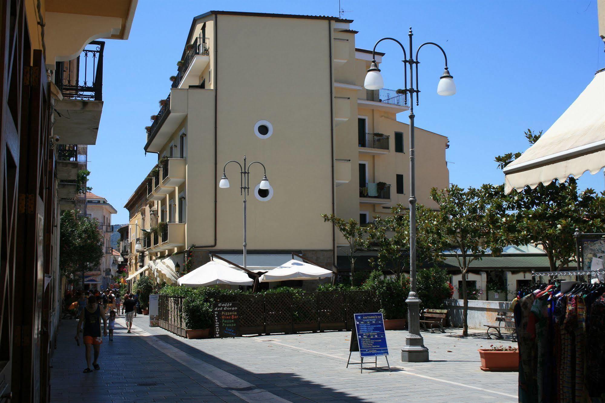 Hotel La Pergola ซานตามาเรีย ดิ กาสเตลลาบาเต ภายนอก รูปภาพ