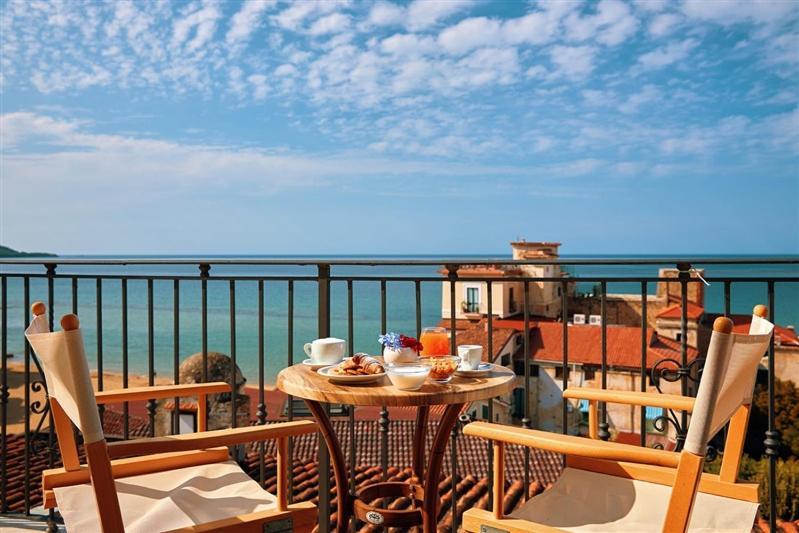 Hotel La Pergola ซานตามาเรีย ดิ กาสเตลลาบาเต ภายนอก รูปภาพ